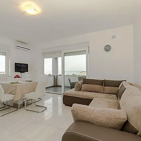 Andreja Apartment Vir