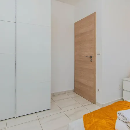 Andreja Apartment *