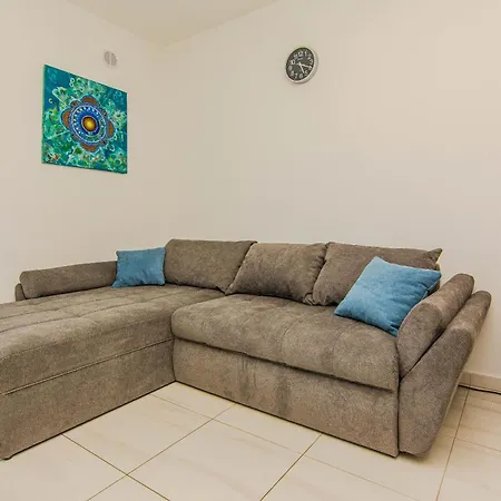 Andreja Apartment *